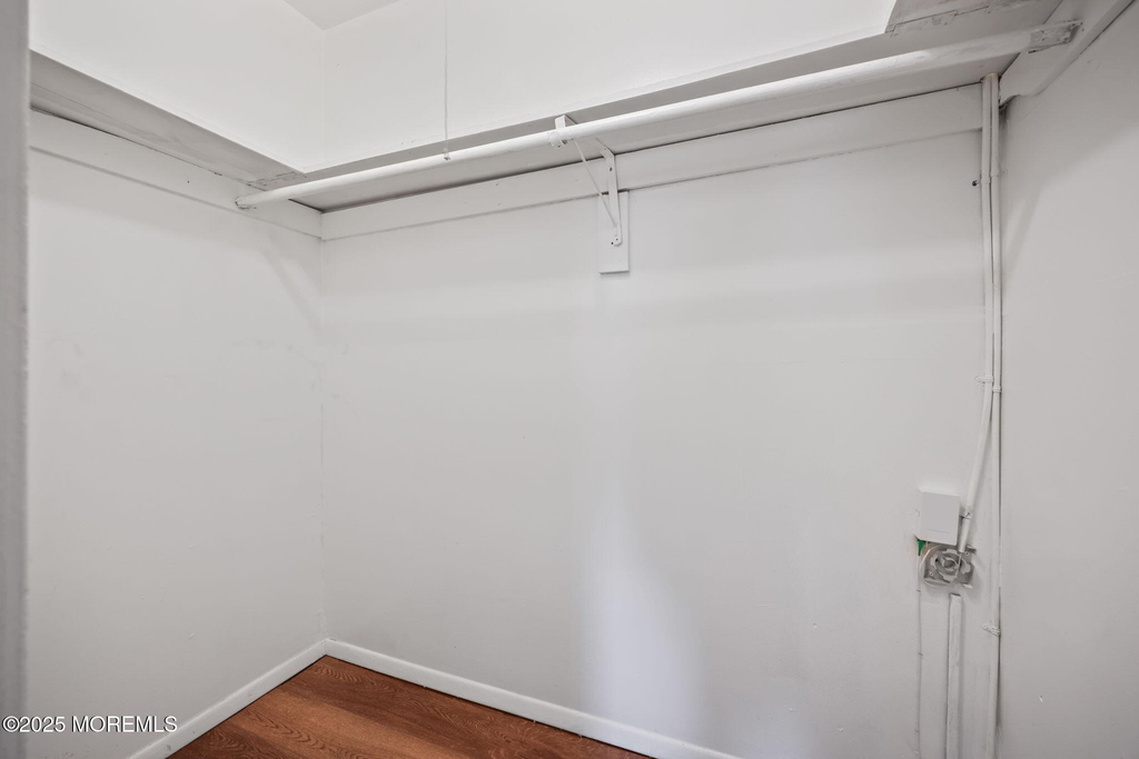 175 Buckelew Avenue - Photo 8
