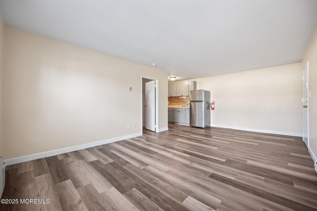 175 Buckelew Avenue - Photo 9