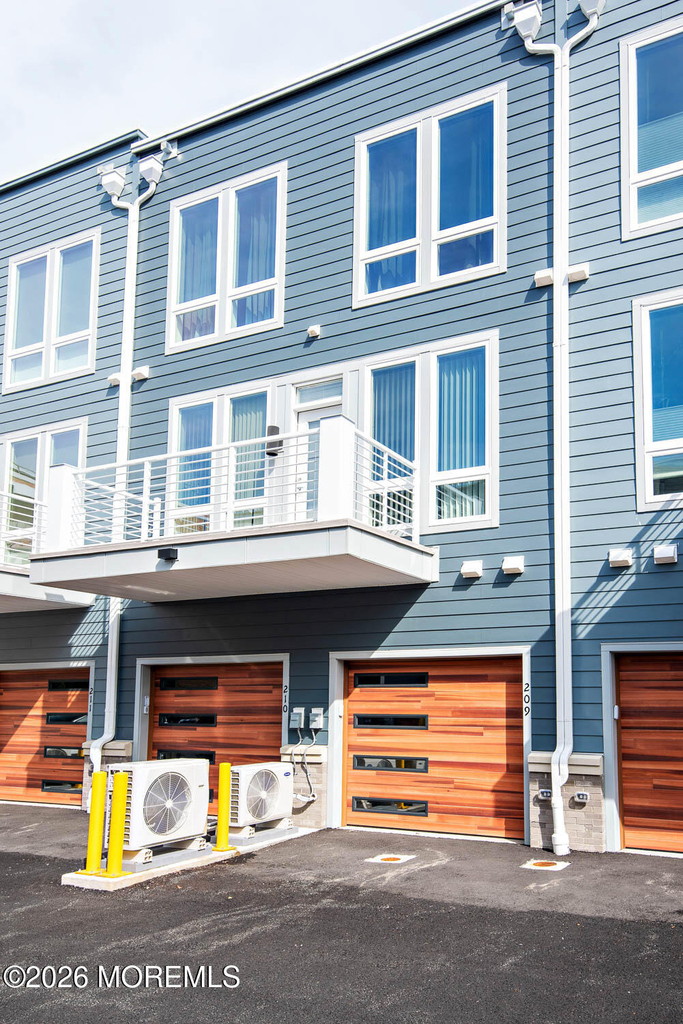 1403 Kingsley Street - Photo 5