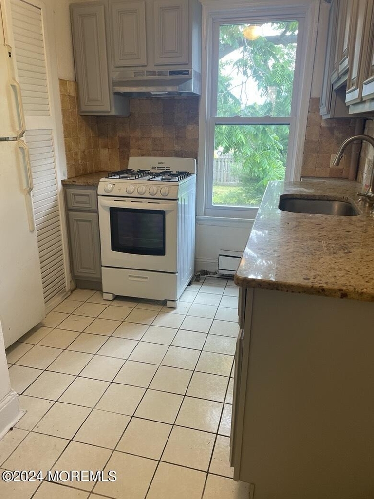 103 Pavilion Avenue - Photo 1
