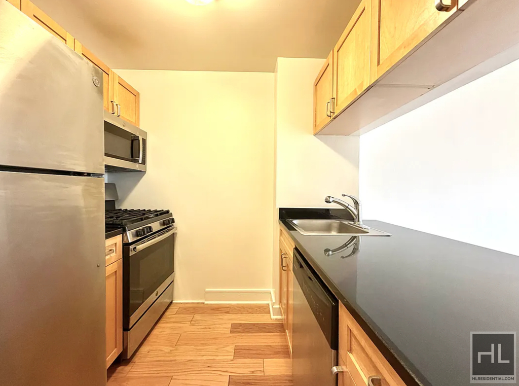 West 96th Street - Photo 2