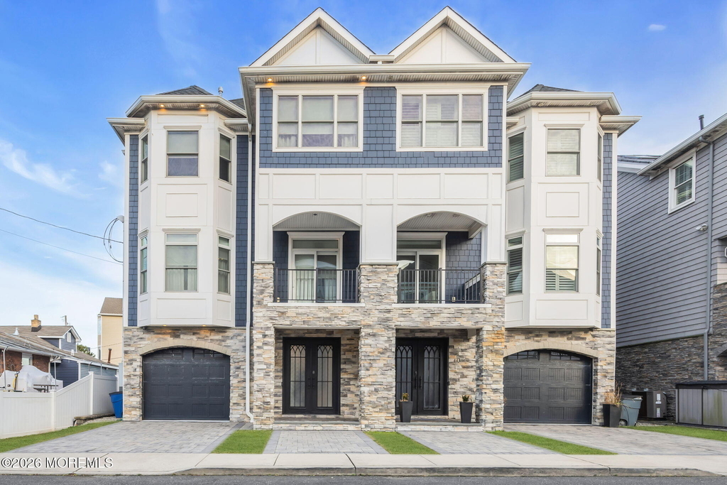42 Marine Terrace - Photo 0