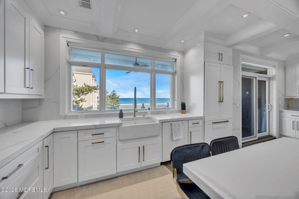 42 Marine Terrace - Photo 4