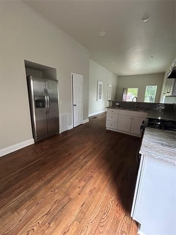 1123 Kings Highway - Photo 3