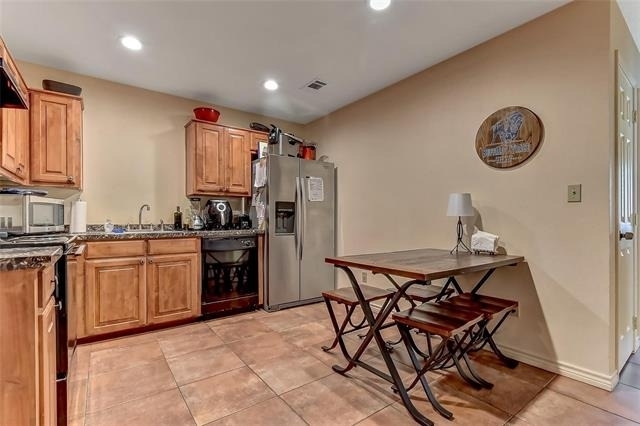 502 E Hughes Street - Photo 13