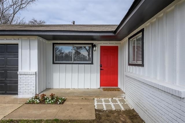 713 Sun Valley Drive - Photo 1