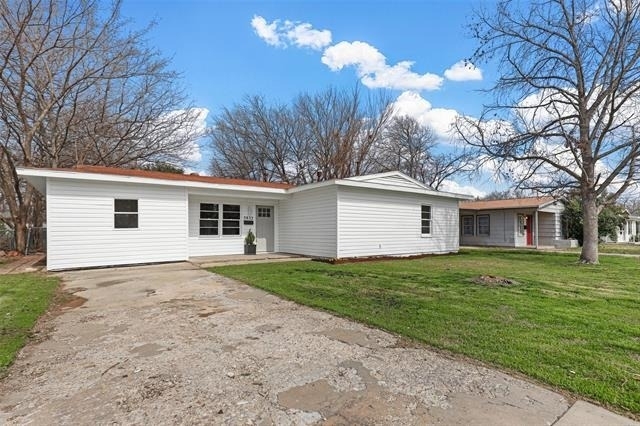 5832 Tracyne Drive - Photo 1