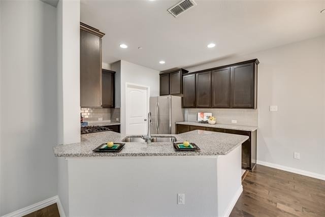 916 Brookville Court - Photo 5