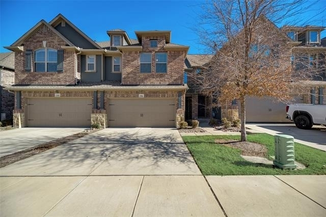 916 Brookville Court - Photo 0
