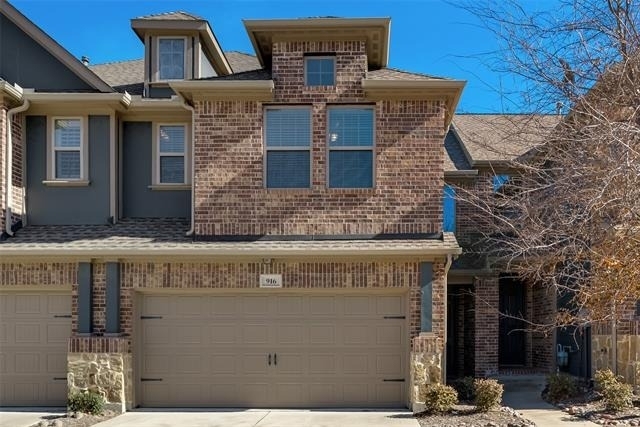 916 Brookville Court - Photo 1