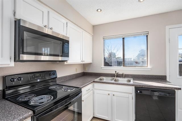 3301 Aurora Street - Photo 9