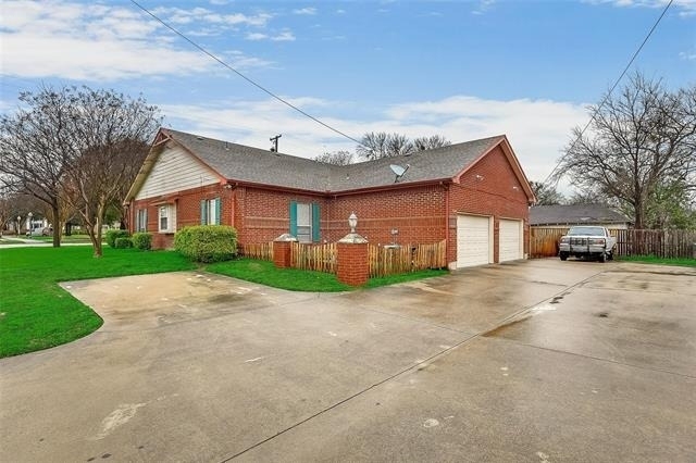 300 E Main Street - Photo 2