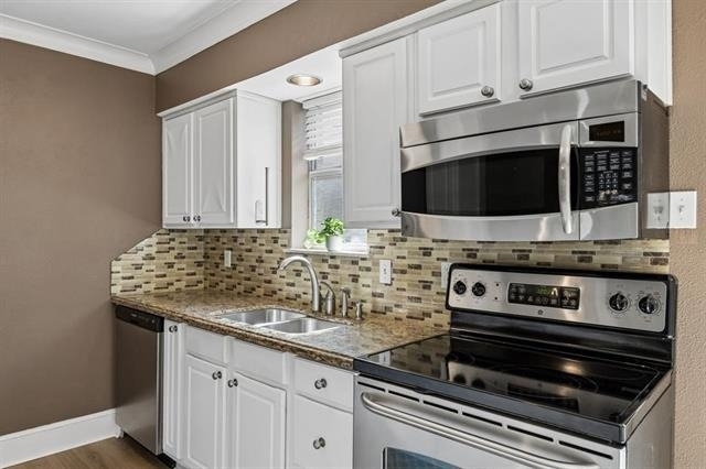 7730 Meadow Road - Photo 3