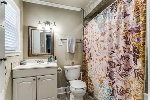 4558 Roland Avenue - Photo 10