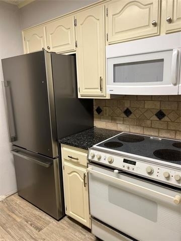 873 Cloverleaf Lane - Photo 2