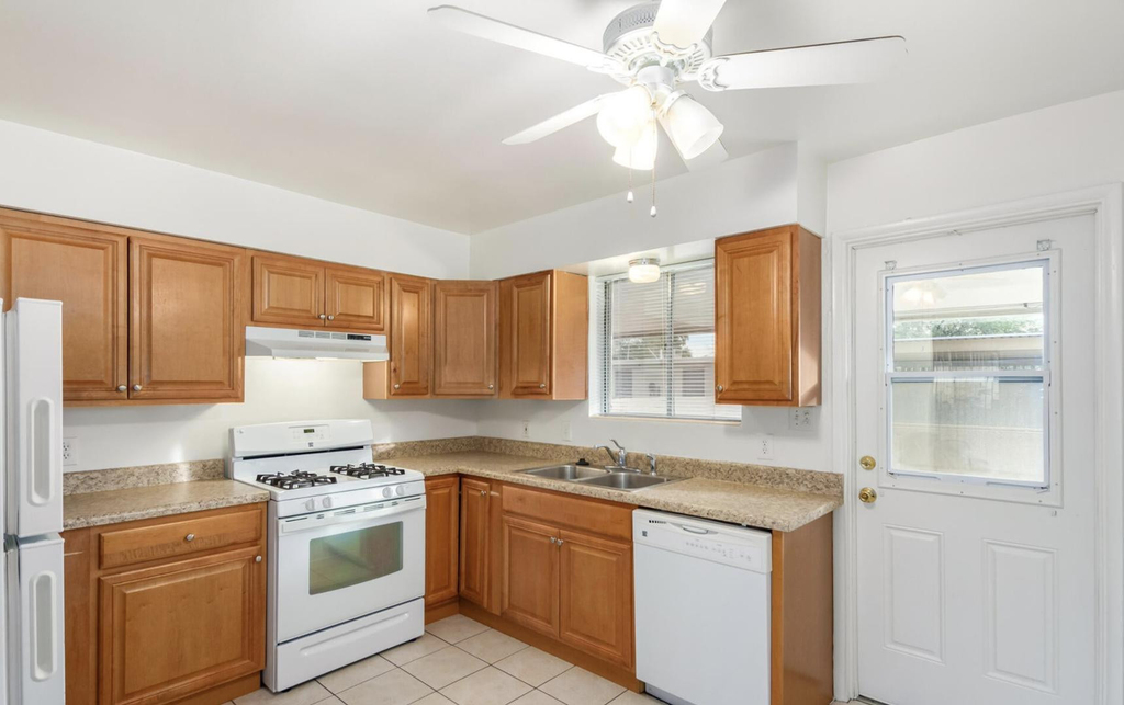 6242 N 12th Place - Photo 4