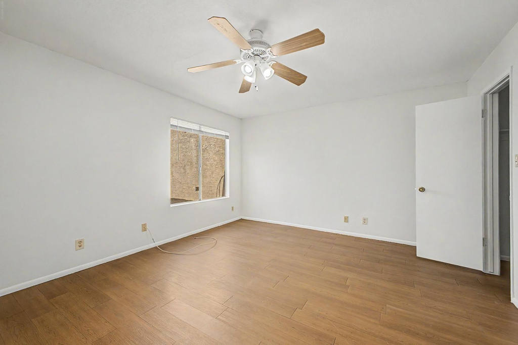 2605 E Lemon Street - Photo 11