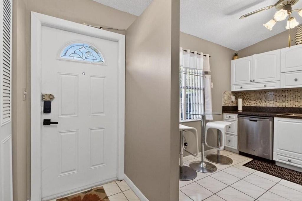 540 Nw 43rd Street - Photo 2