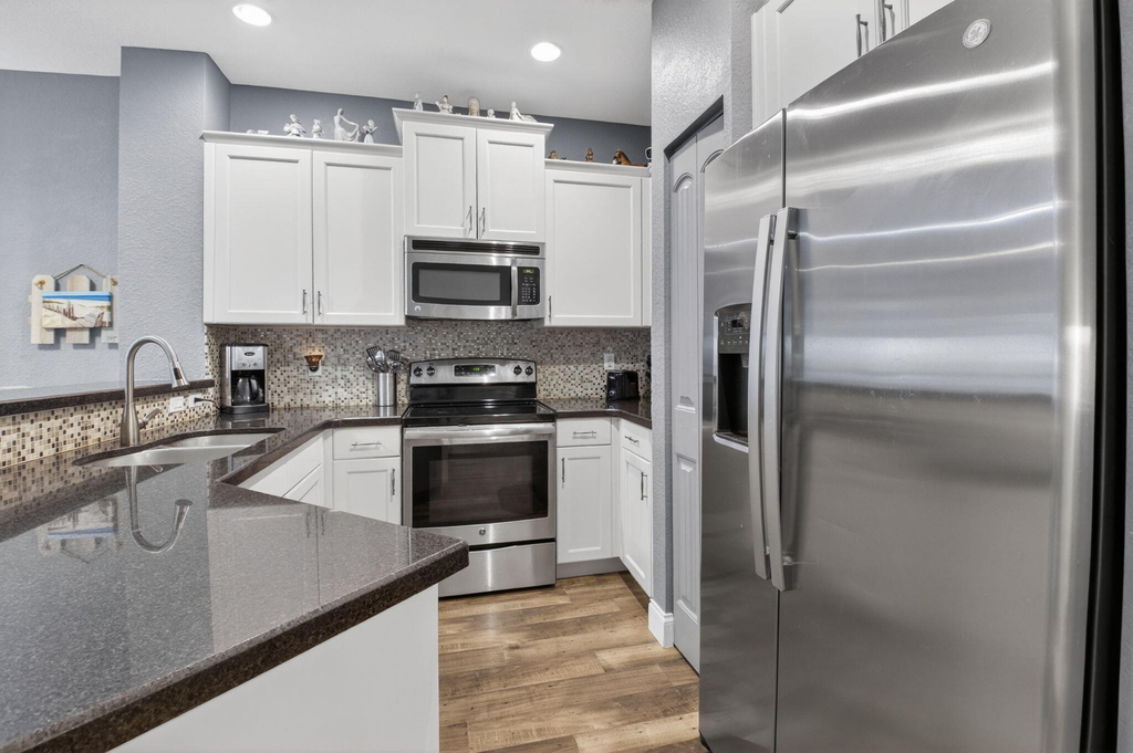 2626 Webb Avenue - Photo 10