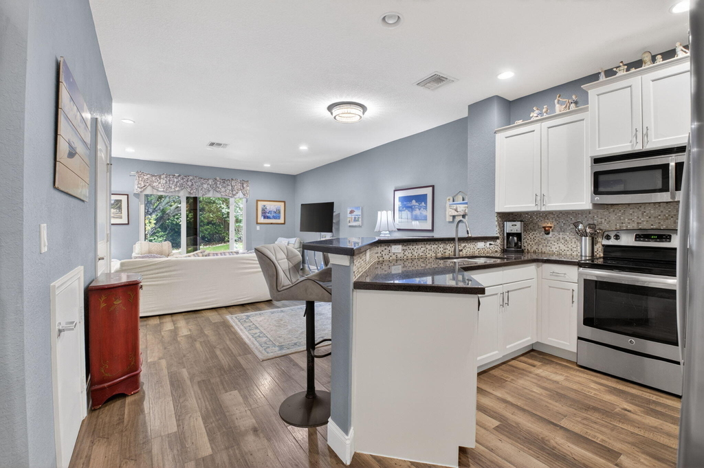 2626 Webb Avenue - Photo 4