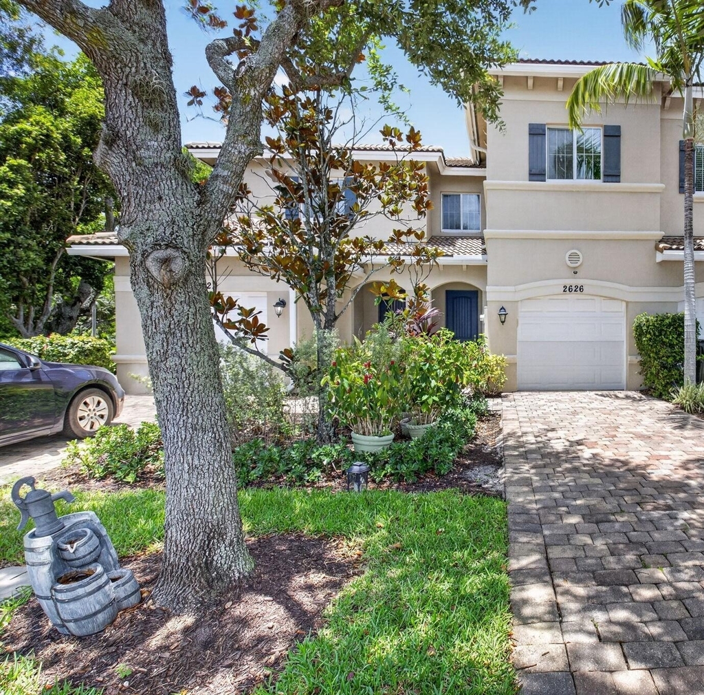 2626 Webb Avenue - Photo 2