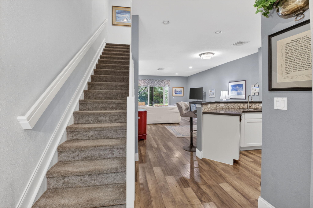2626 Webb Avenue - Photo 3