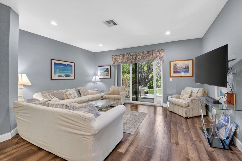 2626 Webb Avenue - Photo 5