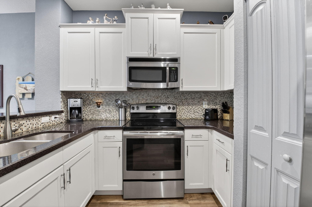 2626 Webb Avenue - Photo 9