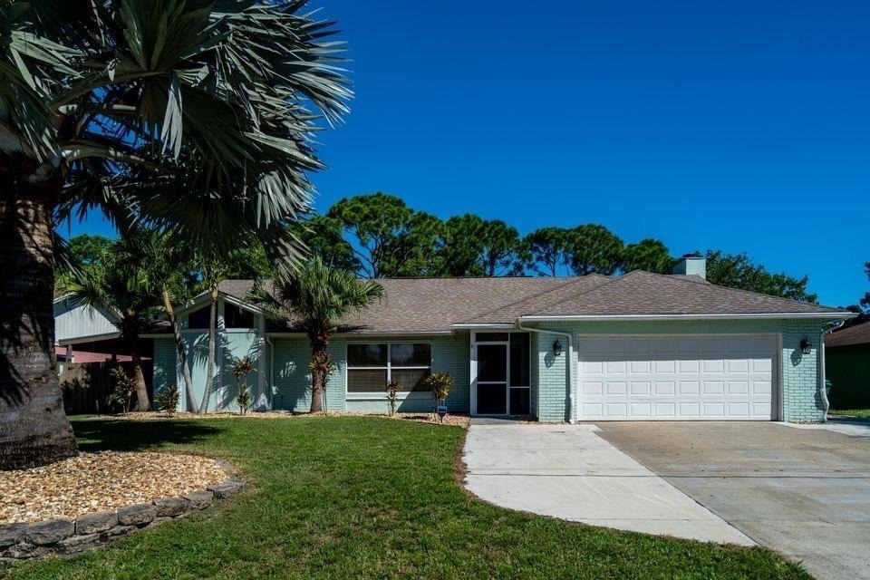 409 Se Voltair Terrace - Photo 0