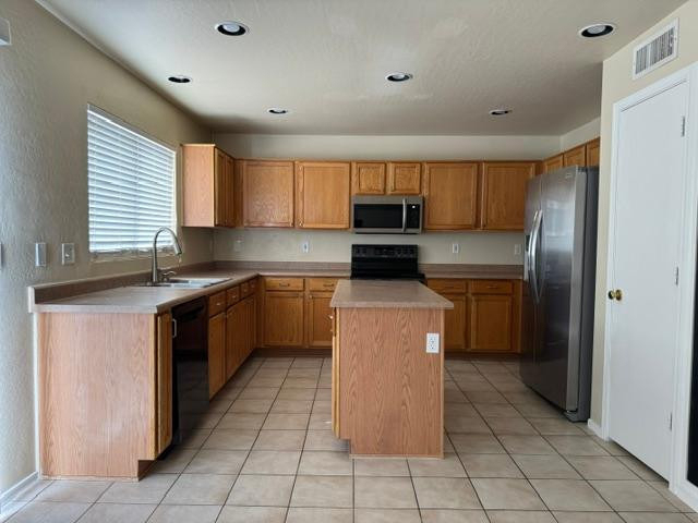 1960 S 159th Avenue - Photo 5