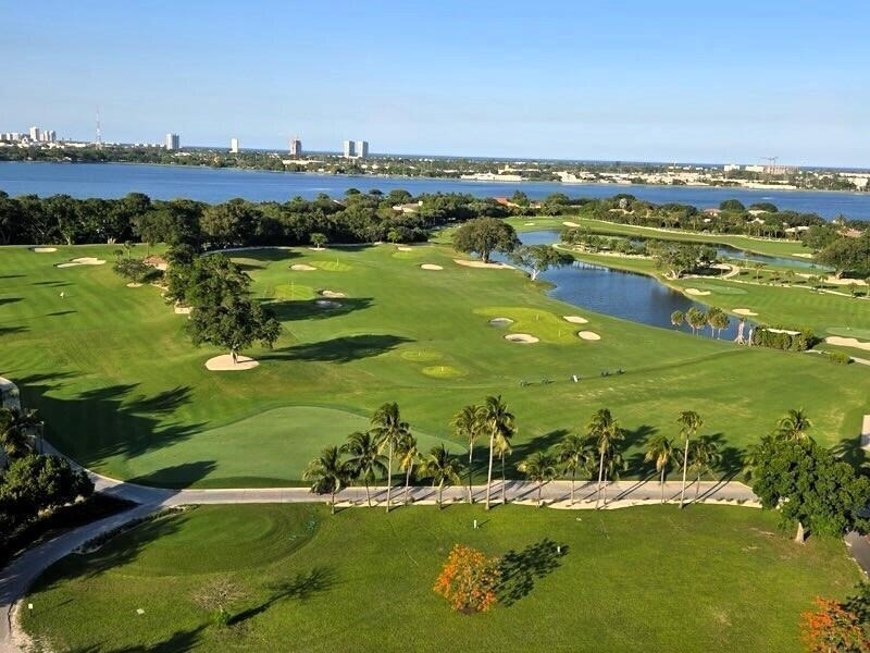 2400 Presidential Way - Photo 32