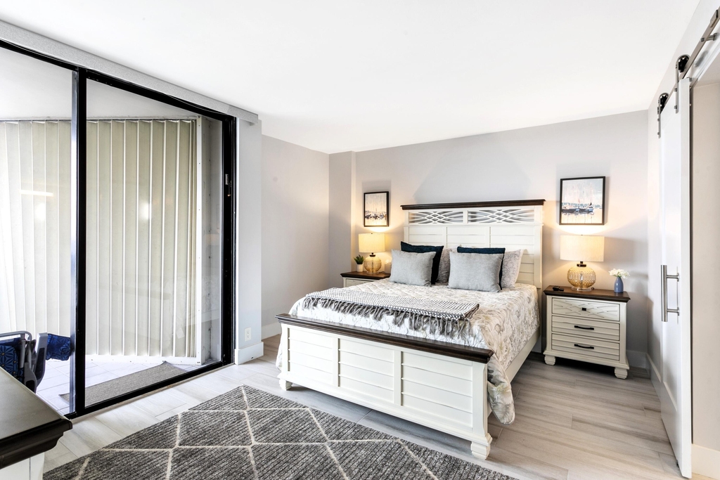 2400 Presidential Way - Photo 16