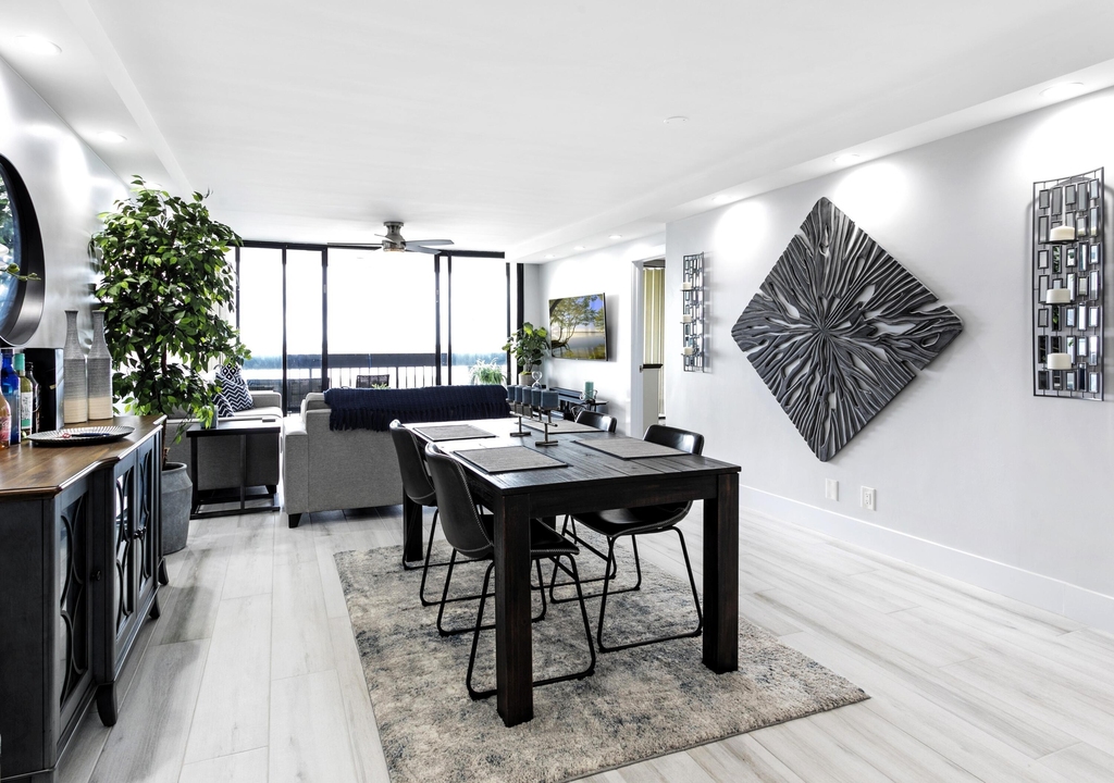 2400 Presidential Way - Photo 4