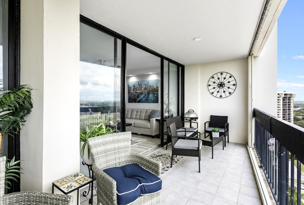 2400 Presidential Way - Photo 21