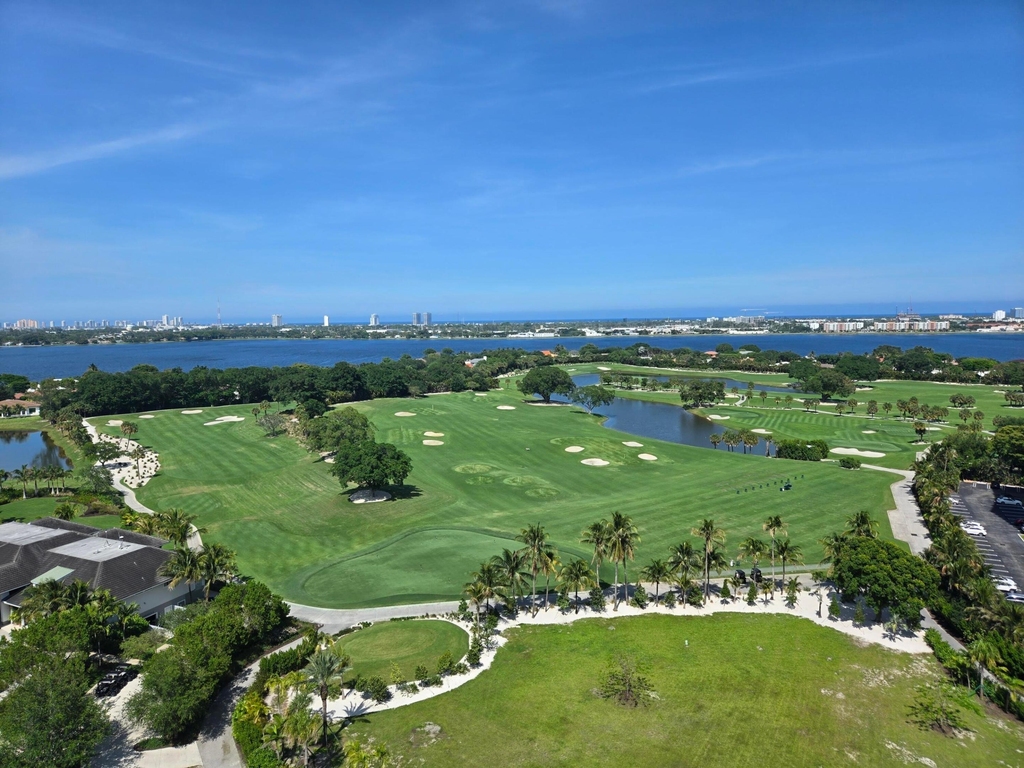 2400 Presidential Way - Photo 24