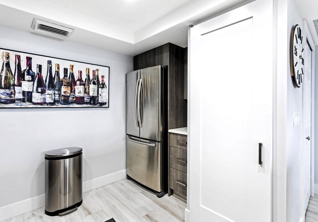 2400 Presidential Way - Photo 9