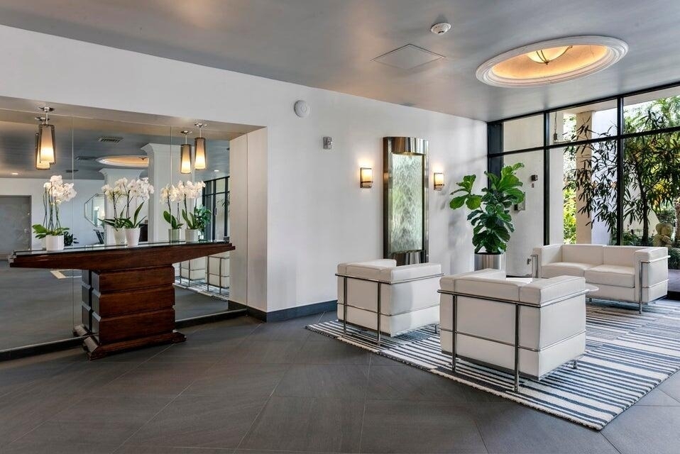 2400 Presidential Way - Photo 29