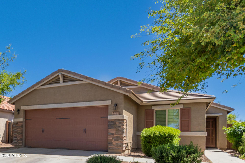 2227 E Stacey Road - Photo 0