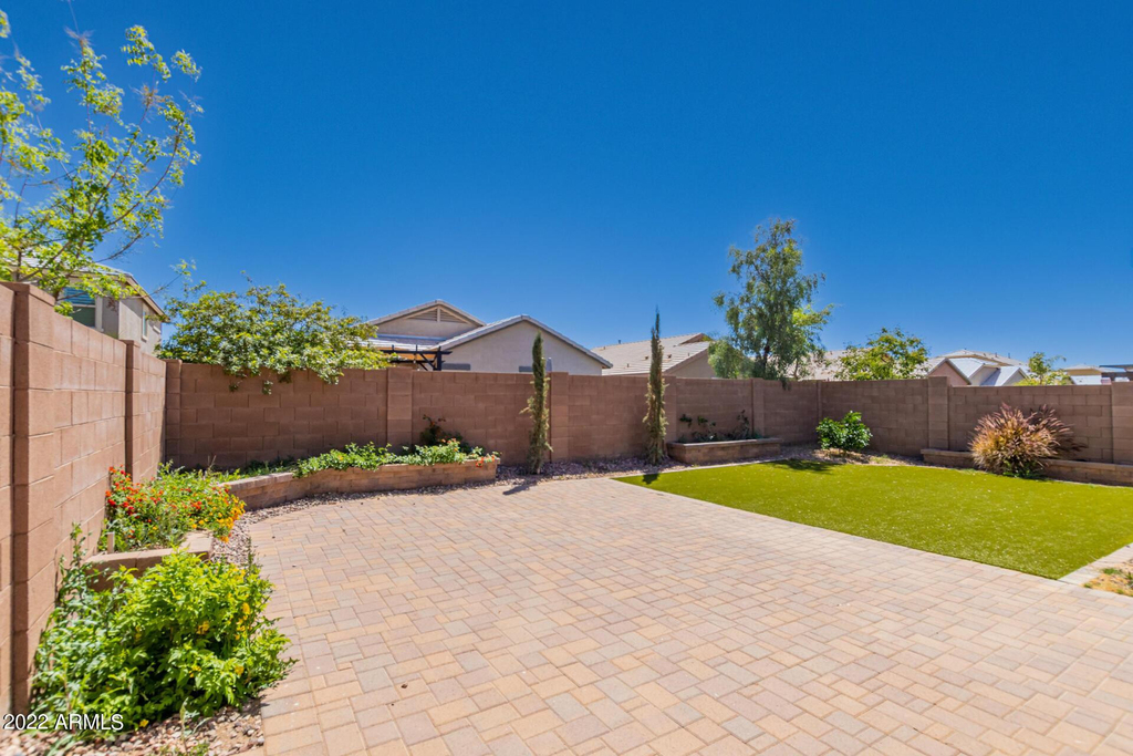 2227 E Stacey Road - Photo 24