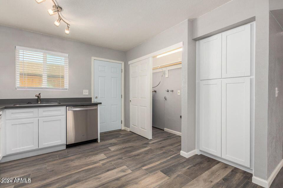 3 N Naco Way - Photo 3