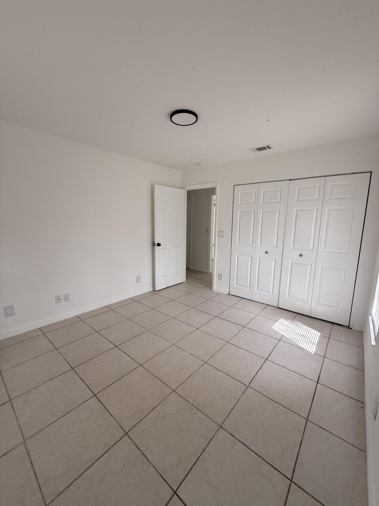 1215 Hyacinth Place - Photo 17