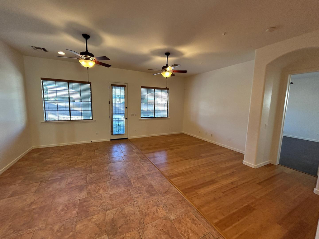 831 W Sycamore Court - Photo 4