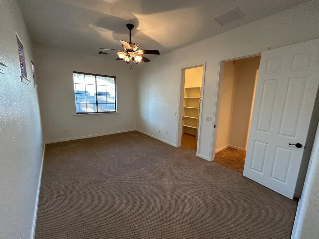 831 W Sycamore Court - Photo 10
