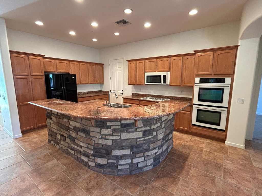 831 W Sycamore Court - Photo 3