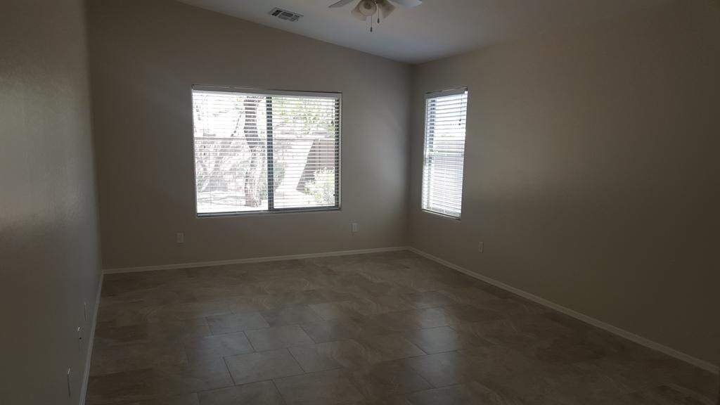 16198 W Hope Drive - Photo 9