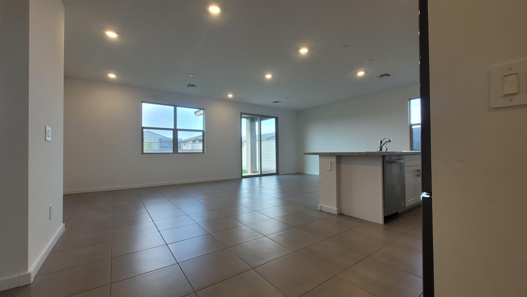 15998 W Smoketree Drive - Photo 4