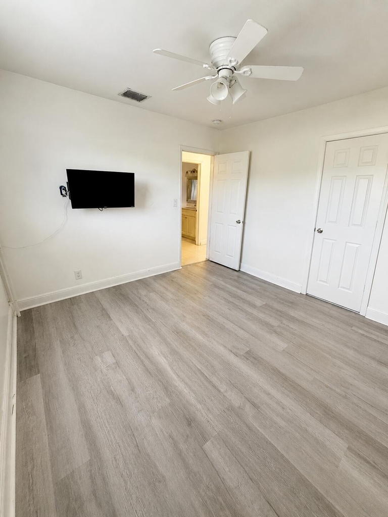 3111 N 66th Avenue - Photo 16
