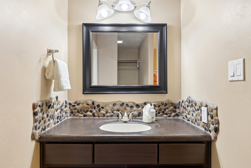 9033 W Patrick Lane - Photo 8