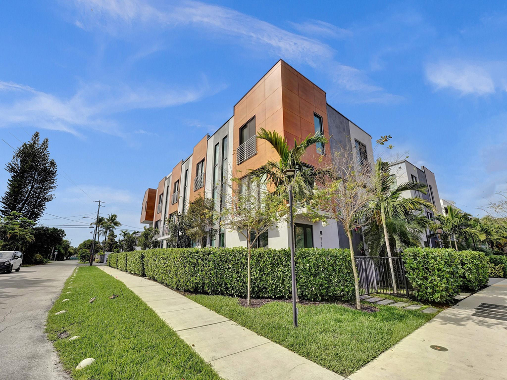 924 Ne 4th Street - Photo 3