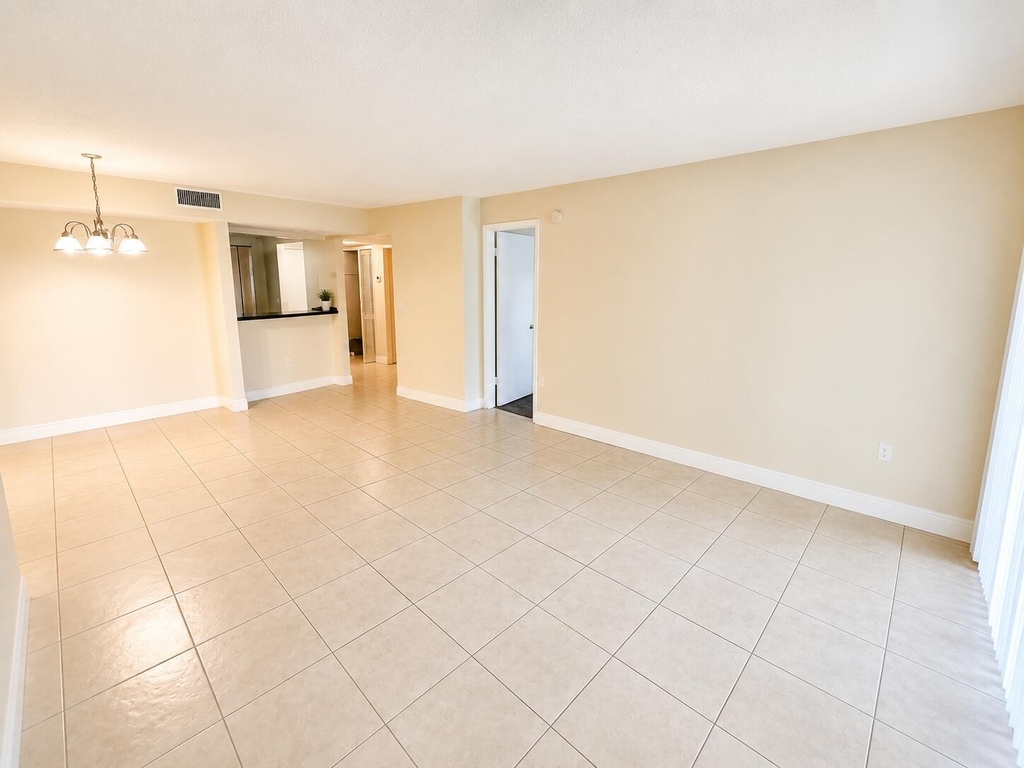 4205 N University Drive - Photo 8